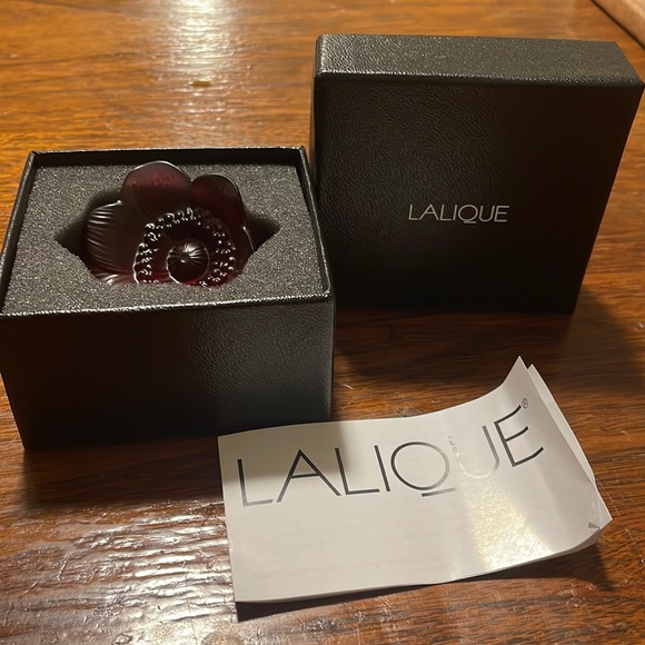 Lalique Anemone Figure, Red - Picture 1 of 3